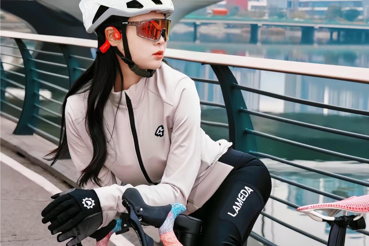 #Liberto トレーニングウェアセット イエロー/ブラック160サイズ・新品 Liberto トレーニングウェアセット イエロー/ブラック160サイズ