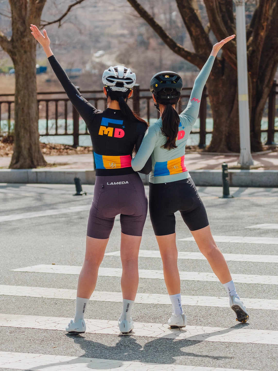 Enchanting Women Cycling Jersey Long Sleeve - Black