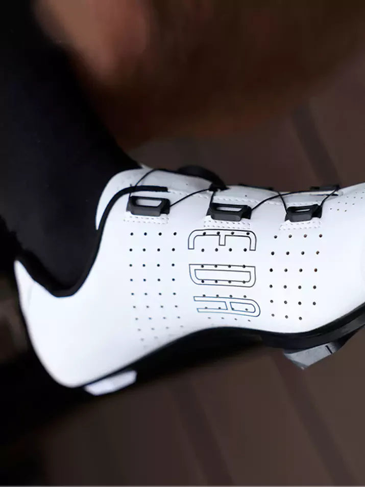 Hank Unisex Carbon Fiber Cycling Cleat Shoes - White