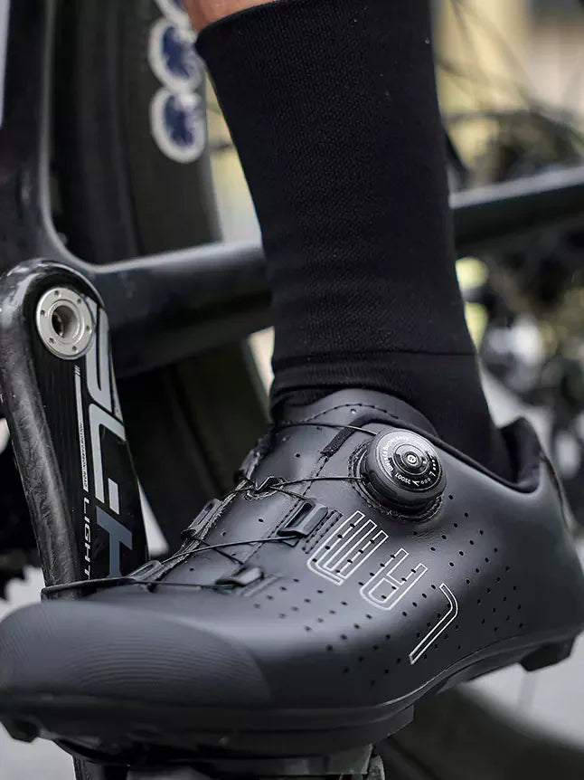 Hank Unisex Carbon Fiber Cycling Cleat Shoes - Black