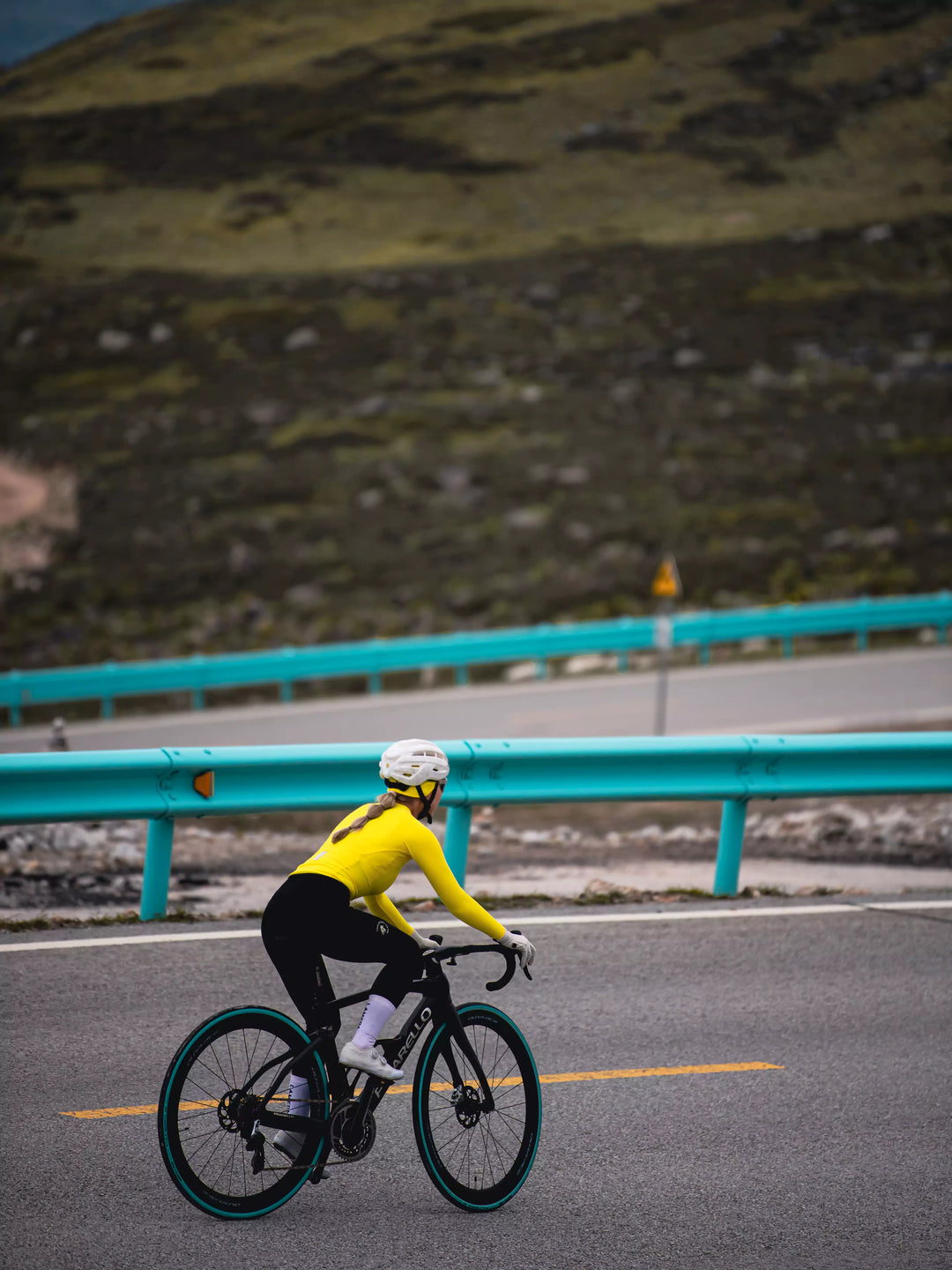 Polar Night Women's Fleeced Thermal Jersey - Yellow